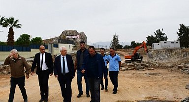 Karabağlar'da pazaryeri inşaatını yakın mercek