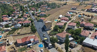 Kayseri Akkışla'da işler 'yol'unda gidiyor