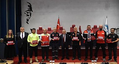 Kayseri Büyükşehir'den afetin isimsiz kahramanlarına plaket