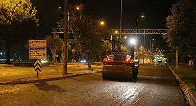 Kayseri Büyükşehir'dn asfaltta gece mesaisi