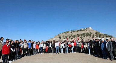 Kayseri Kocasinan'da 100'üncü yıl anısına 100 fidan