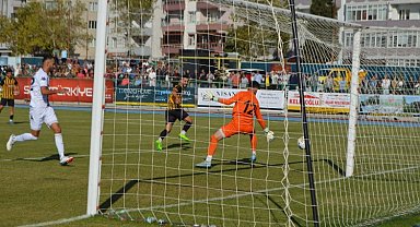 Keşanspor Babaeskispor'u 5-0 ile uğurladı
