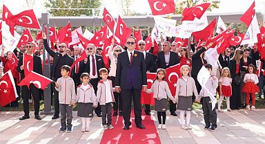 Lösemili gençler: Cumhuriyeti Biz Yaşatacağız!