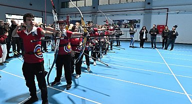 Madalyalı okçular Bursa'daki tesiste yetişecek