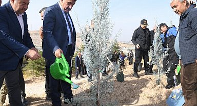 Malatya'da 100. yılda bin fidan toprakla buluştu