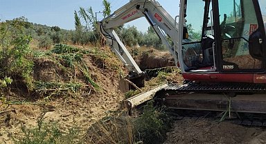 Manisa'da dere temizlikleri Köprübaşı'nda sürüyor