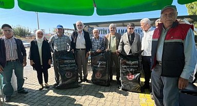 Manisa'da Turgutlu ve Ahmetlili zeytin üreticilerine destek