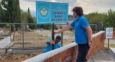 Manisa'da yıpranan tabela ve levhalar yenileniyor