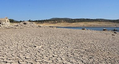 Mumcular Barajı'nda su bitti, baraj kapatıldı!