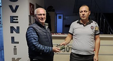 Para dolu cüzdan sahibine teslim edildi