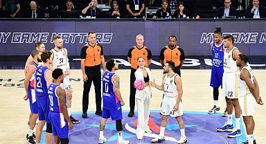 Pembe Top 10'uncu yılında Cansu Dere'nin elinden havalandı