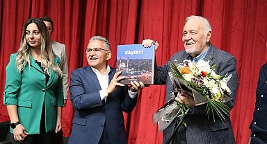 Prof. Dr. İlber Ortaylı'ya Kayseri'de büyük ilgi