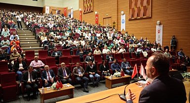 Prof. Dr. Tufan Gündüz'den KAYÜ'de konferans