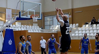 Sakarya baskette Karamürselbey ile karşılaştı