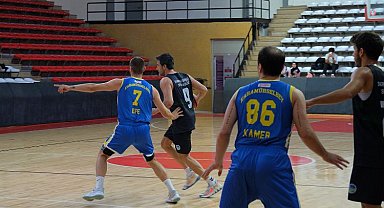 Sakaryalı basketbolculardan sezon öncesi rakiplerine gözdağı