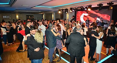 100. yıla Deluxe kutlama