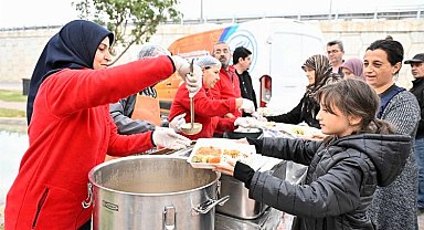 Antalya'da 'komşu sofrası' için kazanlar kaynıyor
