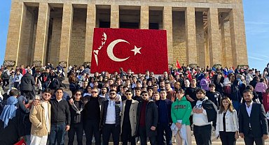 Azerbaycanlı talebeler Ata'nın huzurunda