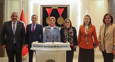 Bakan Göktaş'tan Başkan Şahin'e nezaket
