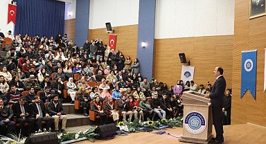 Başkan Altay üniversiteli öğrencilerle buluştu