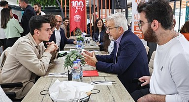 Başkan Turgay Erdem üniversite öğrencileriyle buluştu