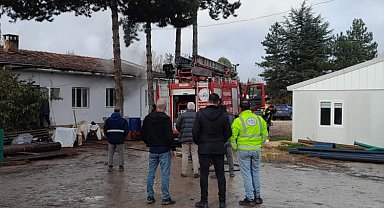 Bilecik'te şantiye yatakhanesinde çıkan yangın korkuttu