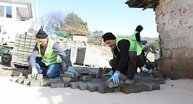 Bursa İnegöl kırsalında yollar parke taşla kaplanıyor