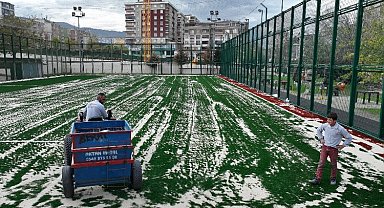 Bursa'da saha ve zeminler spora elverişli hale getiriliyor