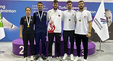 Bursalı badmintoncular Azerbaycan'dan 3 madalyayla döndü