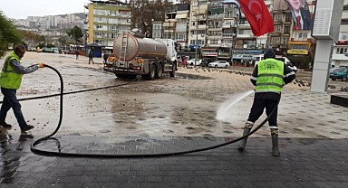 Büyükşehir’den fırtına mesaisi