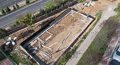 Çayırova'da yeni halı sahalarda çalışmalar tam gaz