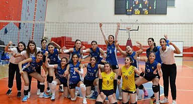 DBB Spor Genç Kadın Voleybol Takımı şampiyon oldu