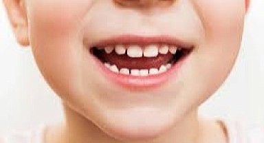Diş macunu florürlü mü olmalı yoksa florürsüz mü?