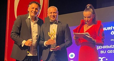 Dr. Sezgin'e anlamlı ödül