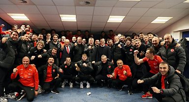 Erdoğan'dan A Millî Futbol Takımı'na tebrik telefonu