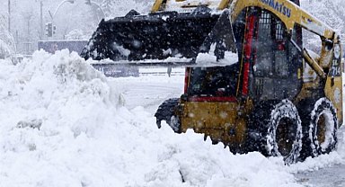 Erzurum Büyükşehir kar timleri görev başında