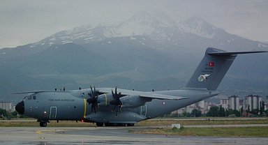 Gazze için 11 uçakla insani yardım malzemesi taşındı