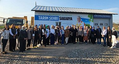Girişimci kadınlar çift katlı otobüsle Sakarya'yı gezdi