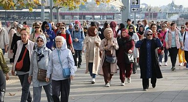 İzmit Belediyesi, kadınları sağlıklı yürüyüşlerde buluşturuyor