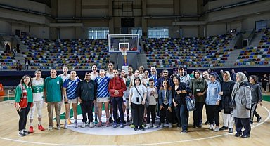 İzmit'in Perilerine YADEV'li öğrencilerden destek