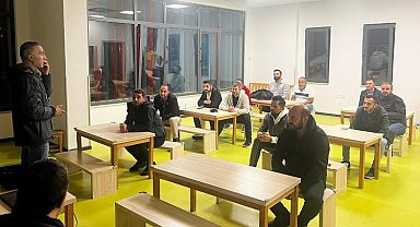 İzmit'te babalar bilgileniyor