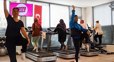 Kadınlar spor için salonları doldurdu