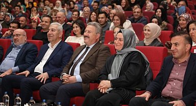 Kayseri Melikgazi'de şiir yüklü 'Sonsuzluk Kervanı'