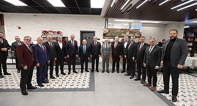 Kayseri protokolü ilçe belediye başkanlarıyla buluştu