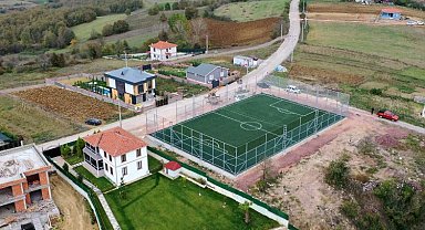 Kocaeli Büyükşehir'den kırsala futbol sahası