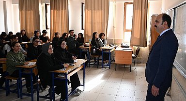Konya'da Başkan Altay lise öğrencileriyle buluştu