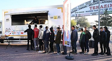 Konya'da sanayide çalışan gençlerle buluştu