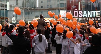 Lösemililere umut desteği... Turuncu balonlar gökyüzüne salındı