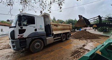 Manisa Turgutlu'da yağış sonrası yoğun mesai