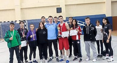 Manisalı sporcular Bilecik'ten 12 madalya ile döndü